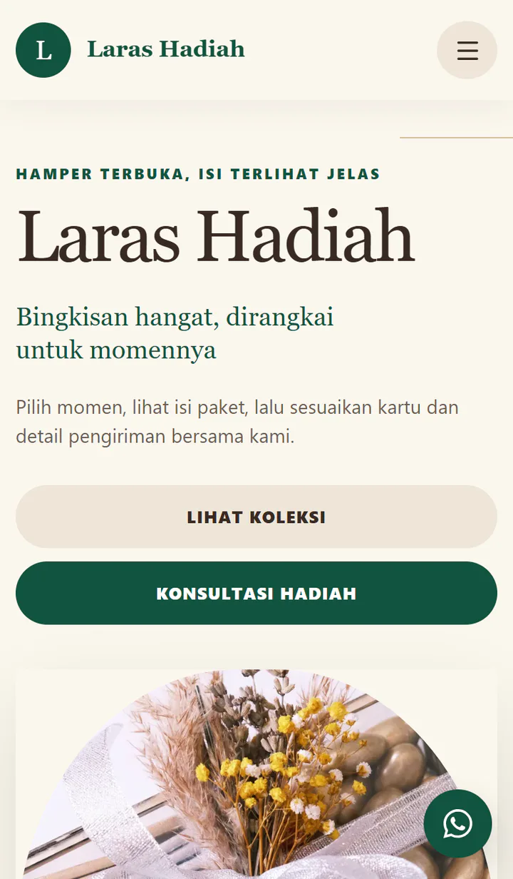 Contoh Web 11 dibuka lewat HP, menampilkan katalog hampers dan gift box